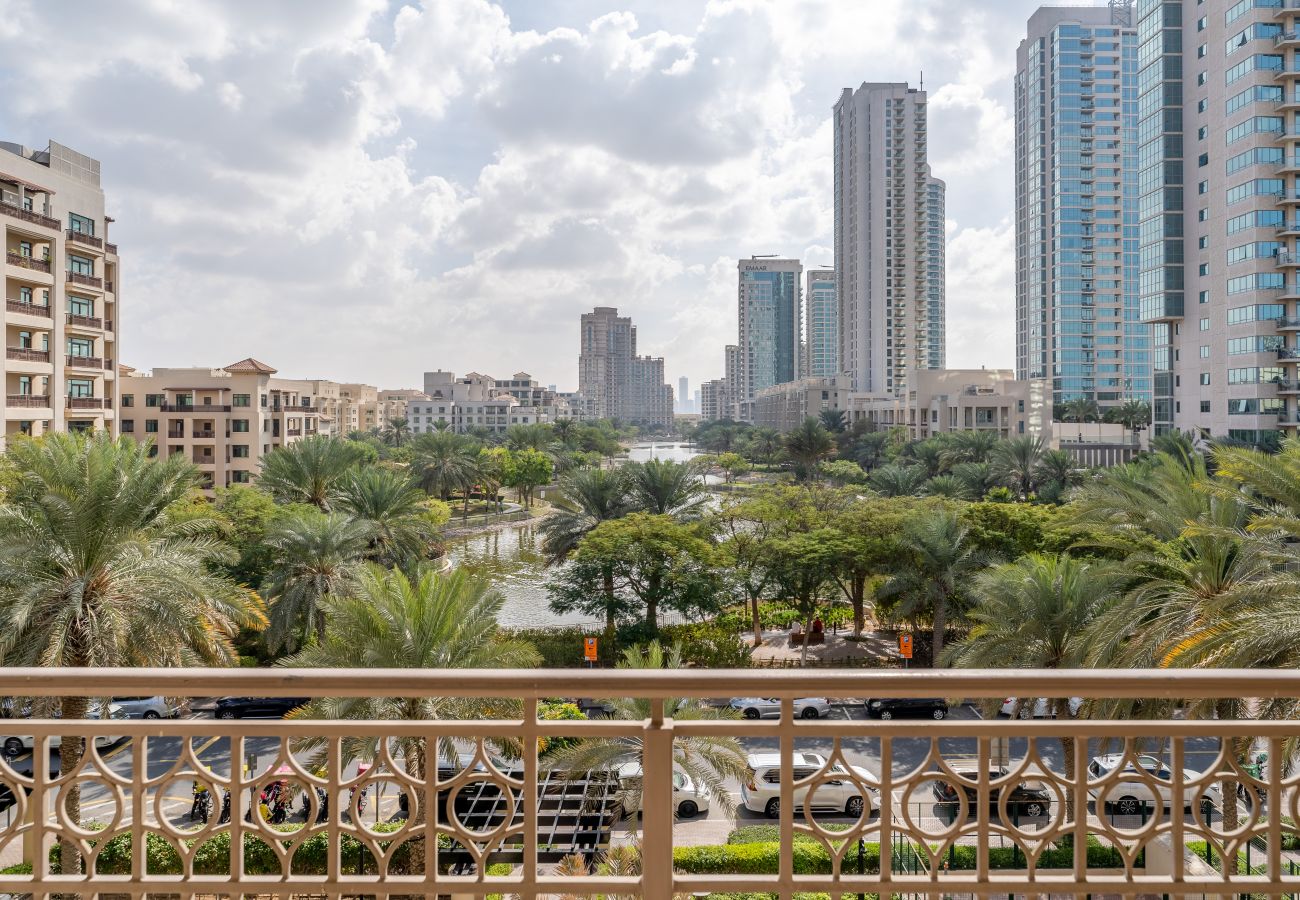 Ferienwohnung in Dubai - Blick auf den üppigen Garten | Entspannender Aufenthalt | Hervorragend