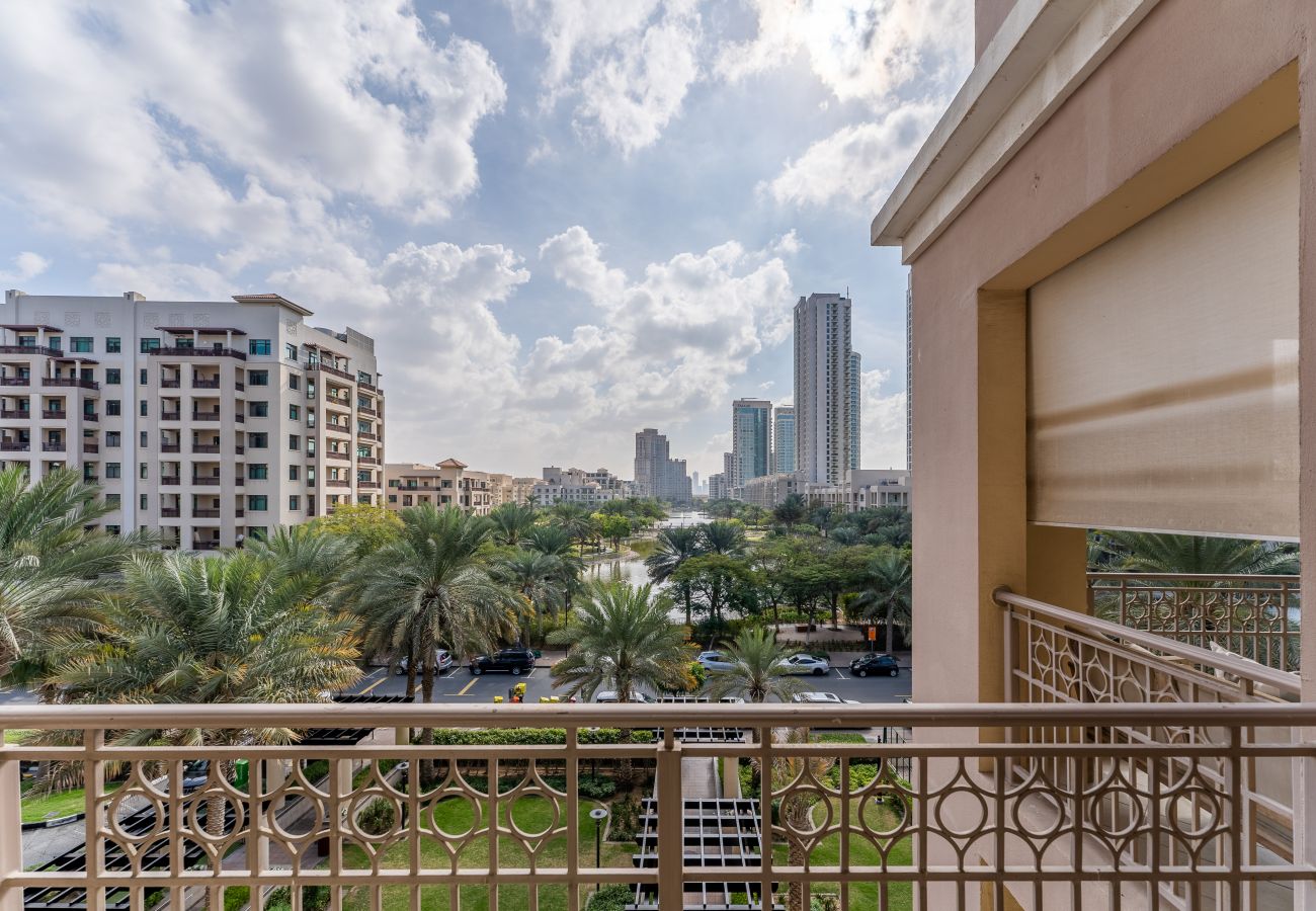 Ferienwohnung in Dubai - Blick auf den üppigen Garten | Entspannender Aufenthalt | Hervorragend