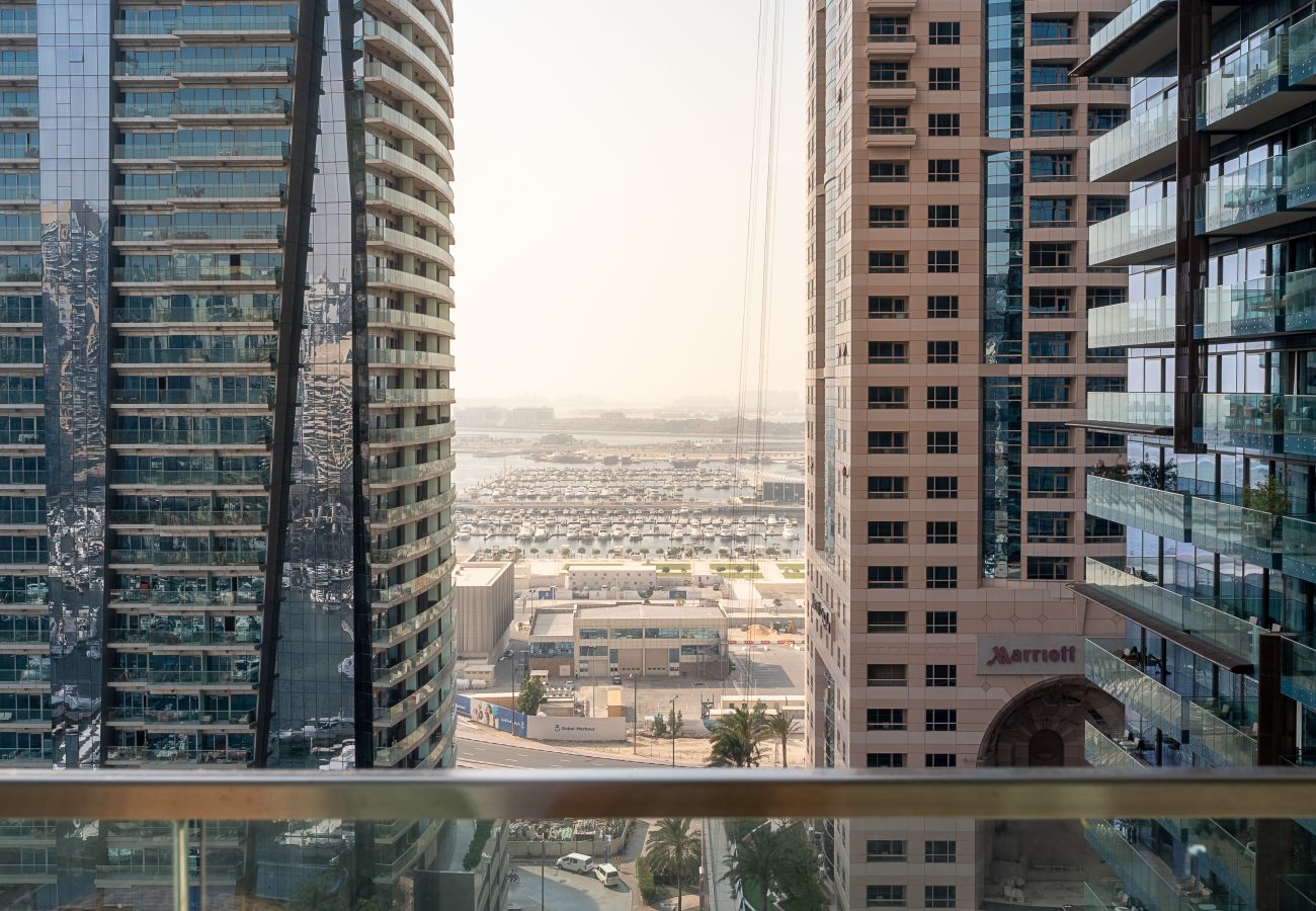 Ferienwohnung in Dubai - Reiseziel | Blick auf den Jachthafen | Zeitgenössisch