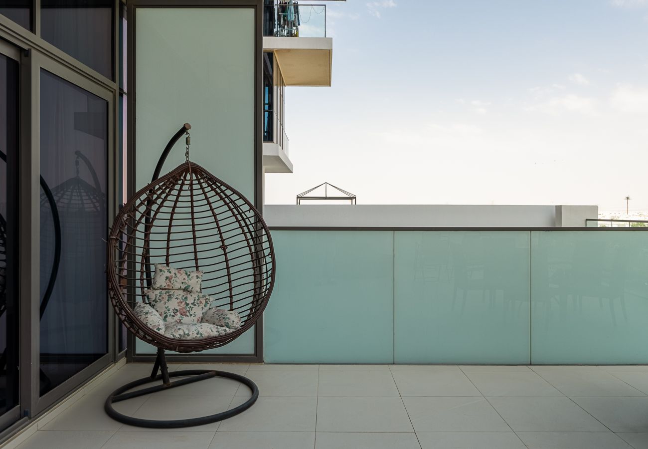 Ferienwohnung in Dubai - Riesige Terrasse | Blick auf die Gemeinschaft und die Skyline