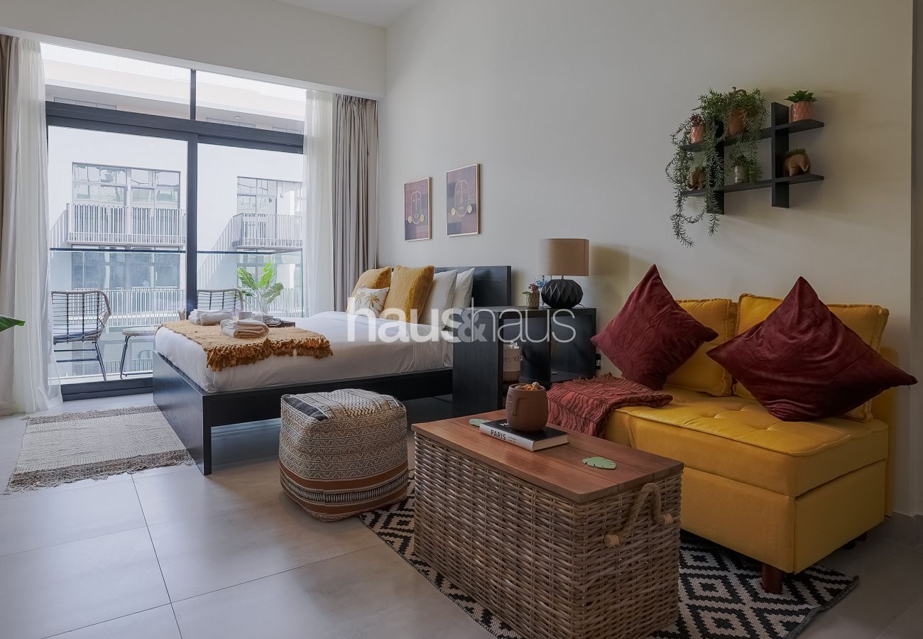 Studio in Dubai - Vibrant and Chic Studio | Accessible | Cosy