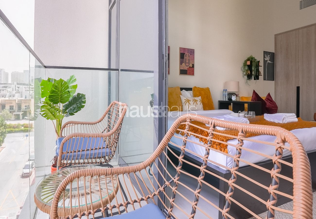 Studio in Dubai - Vibrant and Chic Studio | Accessible | Cosy