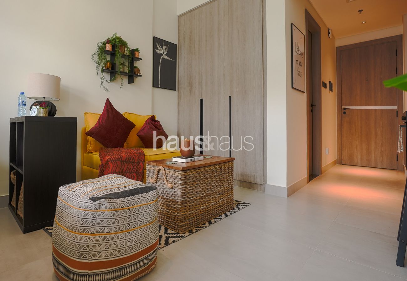 Studio in Dubai - Vibrant and Chic Studio | Accessible | Cosy