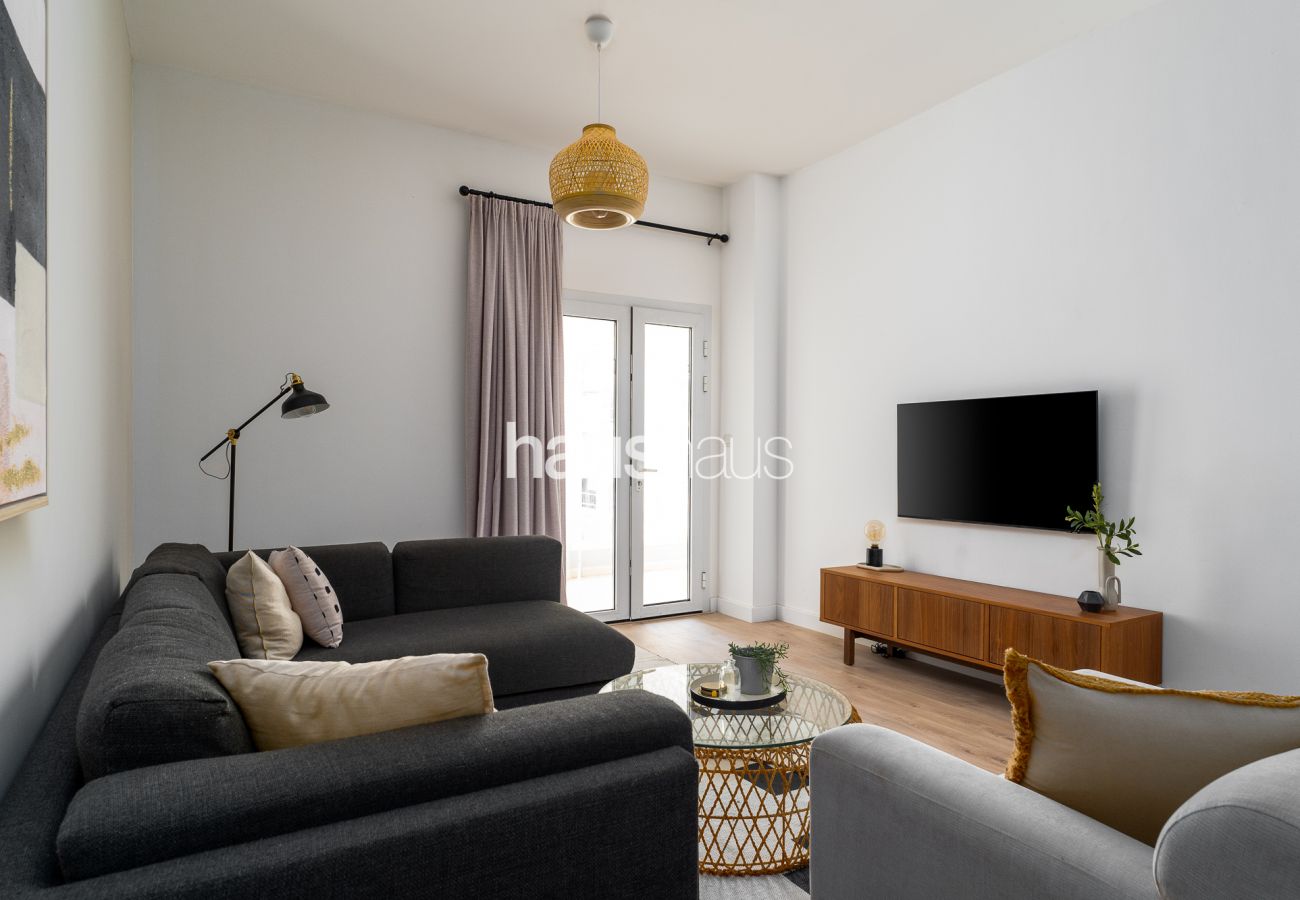 Ferienwohnung in Dubai - Garden View | Vibrant 2BR | Spacious