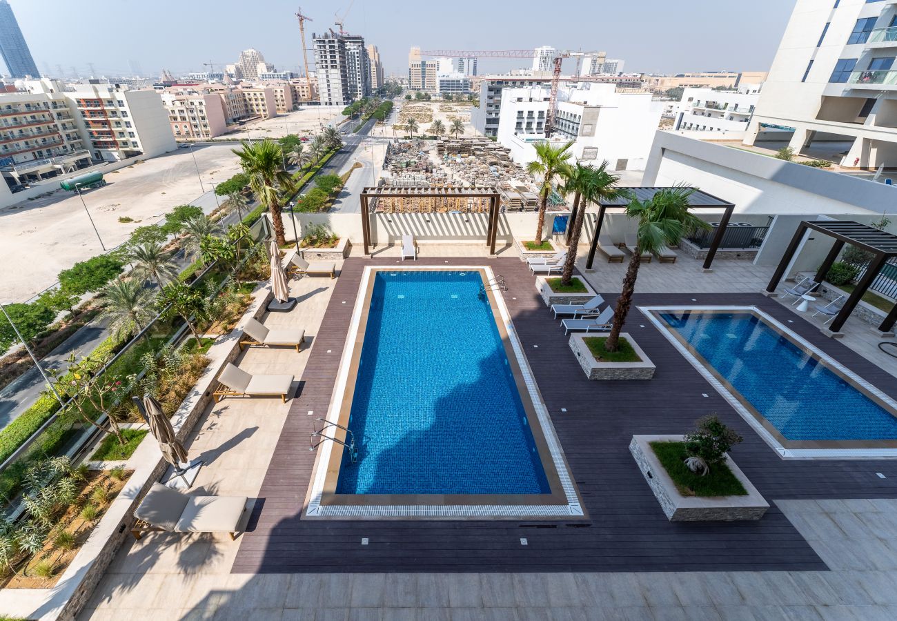 Ferienwohnung in Dubai - Blick auf den Pool | Brandneu | Geräumig