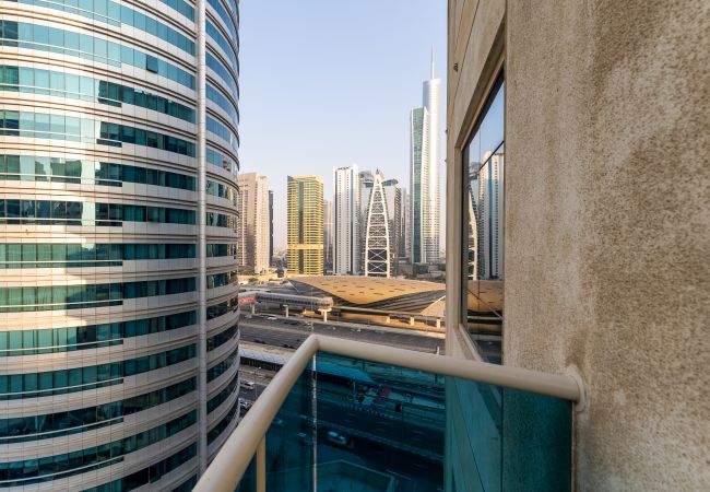 Ferienwohnung in Dubai - In der Nähe der U-Bahn | Neu möbliert | Riesig