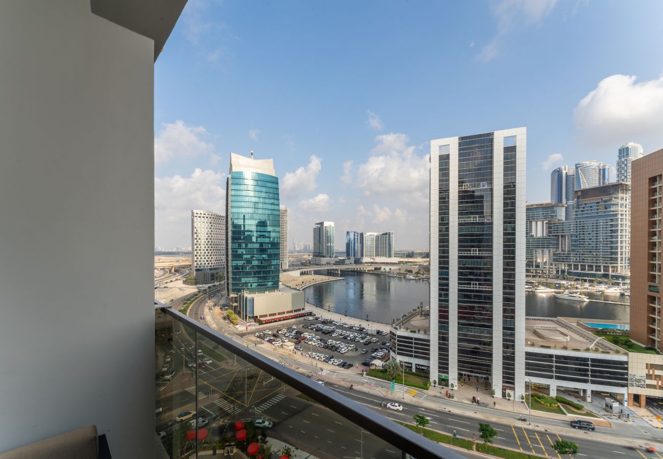 Studio in Dubai - Studio | Canal View | Top facilities