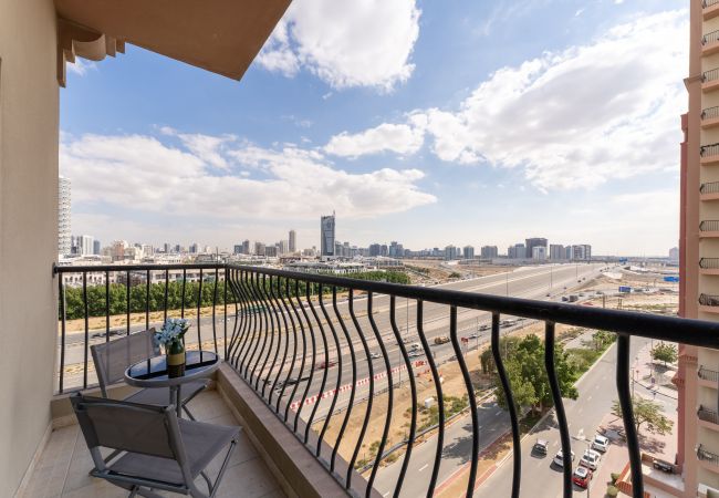 Ferienwohnung in Dubai - Geräumig | Skyline-Blick | Neu eingerichtet
