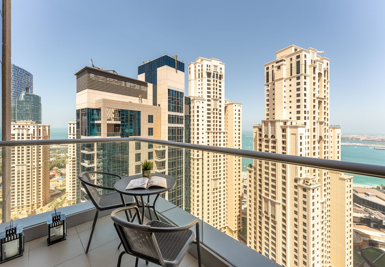 Ferienwohnung in Dubai - Obergeschoss | Spektakuläre Aussicht auf den Jachthafen | Zeitgenössisch