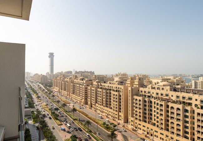 Ferienwohnung in Dubai - Blick auf die Skyline des Burj Al Arab | Riesiger Balkon | Luxuriös
