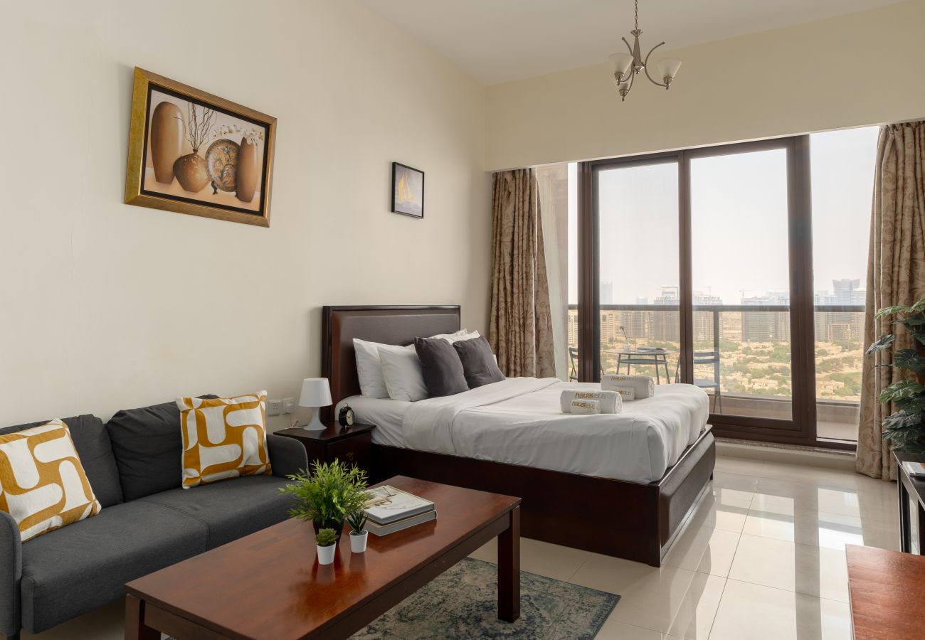 Studio in Dubai - Great Golf Course View | Spacious Studio | Cosy