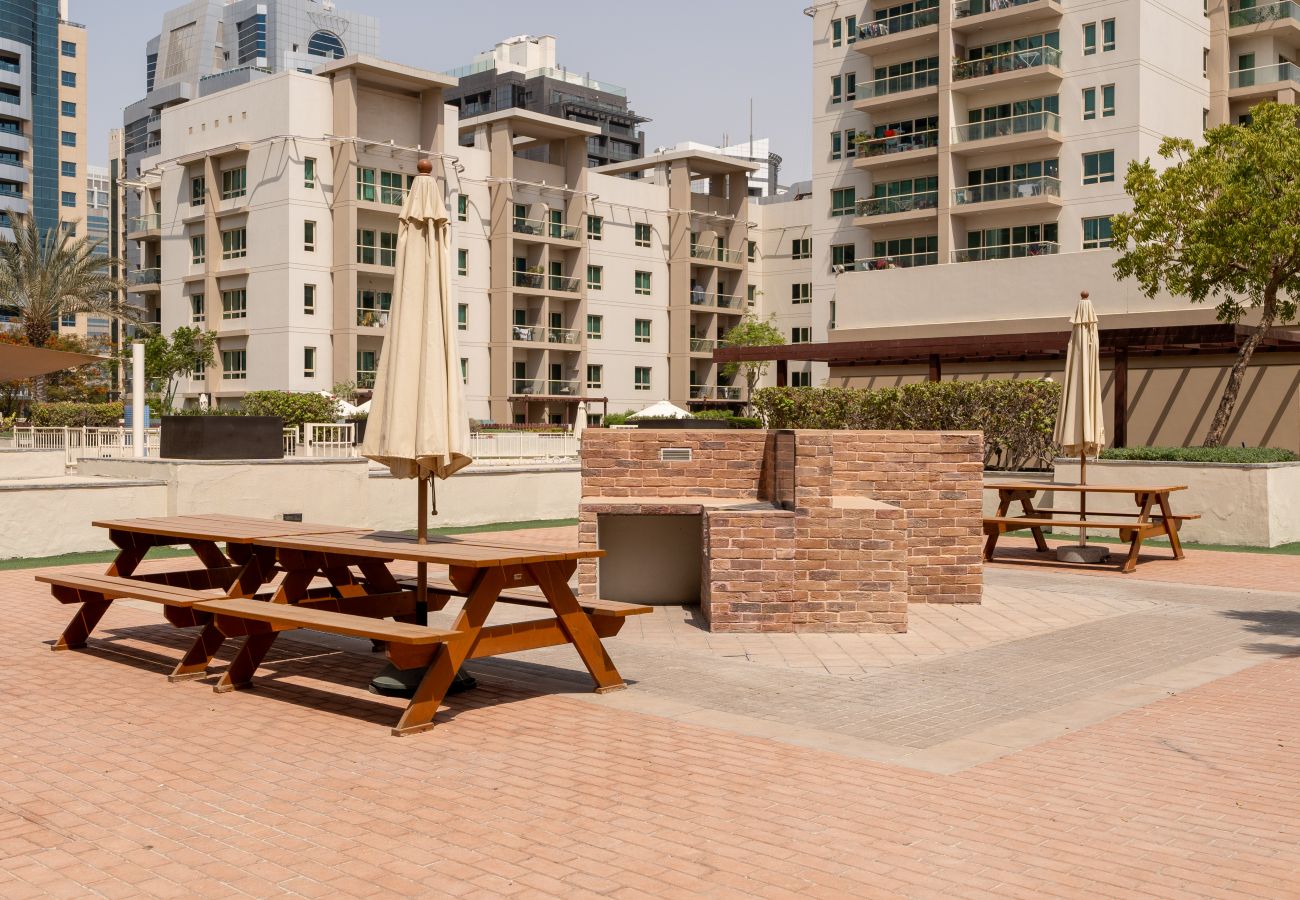 Ferienwohnung in Dubai - Fully Upgraded | Tranquil 1 BR | Open Greenspace