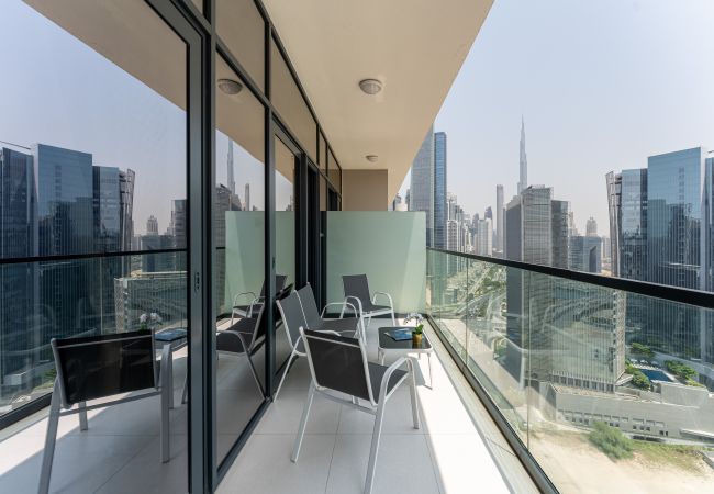 Ferienwohnung in Dubai - Schöne Aussicht auf den Dubai-Kanal und den Burj Khalifa | Exquisit