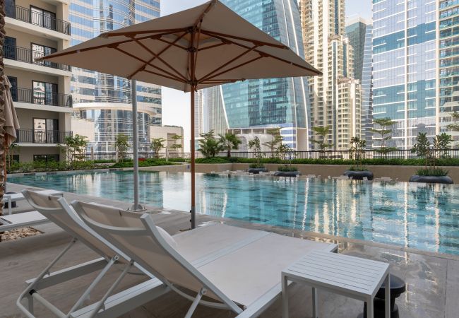 Ferienwohnung in Dubai - Schöne Aussicht auf den Dubai-Kanal und den Burj Khalifa | Exquisit
