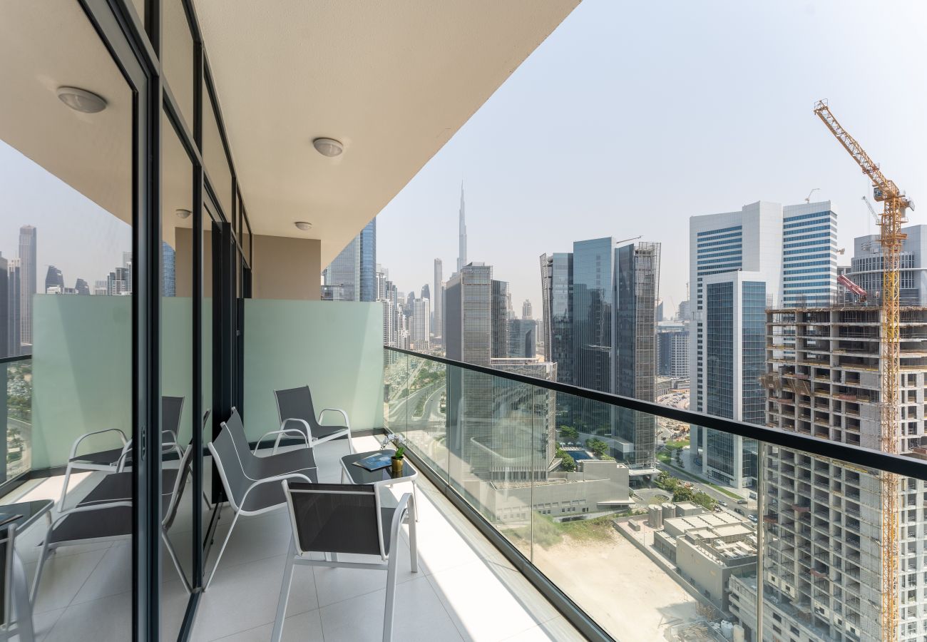 Ferienwohnung in Dubai - Schöne Aussicht auf den Dubai-Kanal und den Burj Khalifa | Exquisit