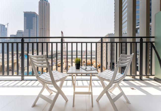 Ferienwohnung in Dubai - Modern | Blick auf den Dubai-Kanal | Tolle Nachbarschaft