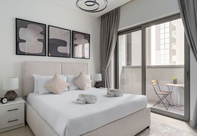 Ferienwohnung in Dubai - Elegant eingerichtet | Blick auf den Bach | Modern