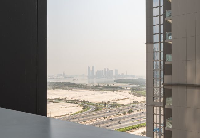 Ferienwohnung in Dubai - Elegant eingerichtet | Blick auf den Bach | Modern