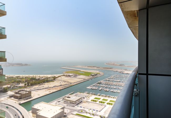 Ferienwohnung in Dubai - Blick auf das Arabische Meer | Obergeschoss | Riesiges 1 Schlafzimmer