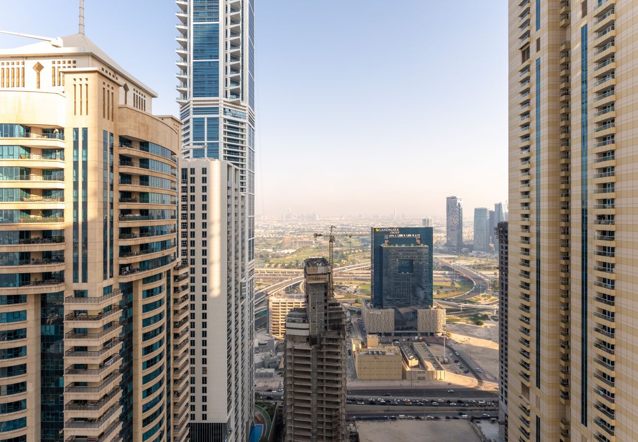 Ferienwohnung in Dubai - Higher Floor | Beautiful View | Great Amenities