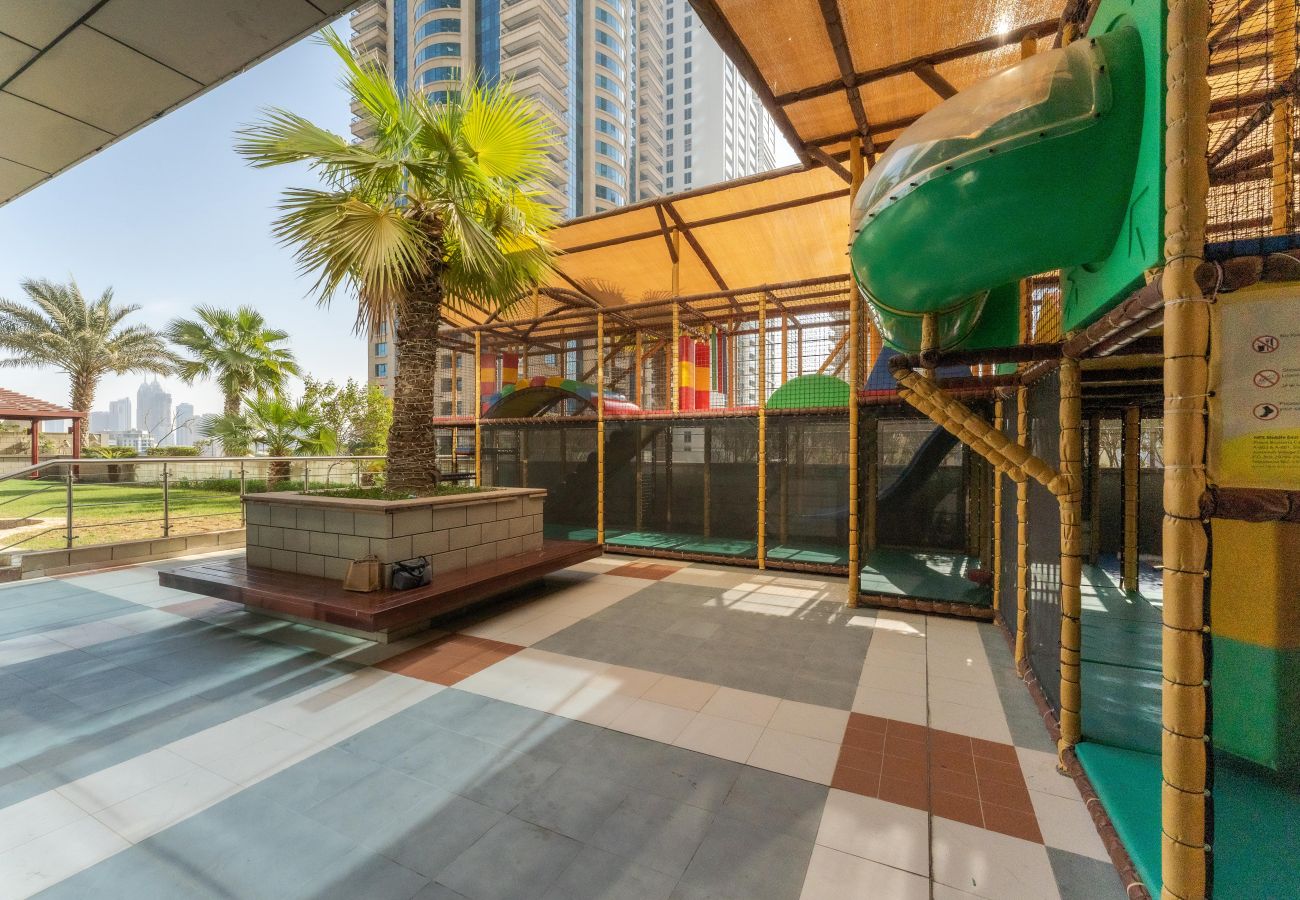 Ferienwohnung in Dubai - Higher Floor | Beautiful View | Great Amenities