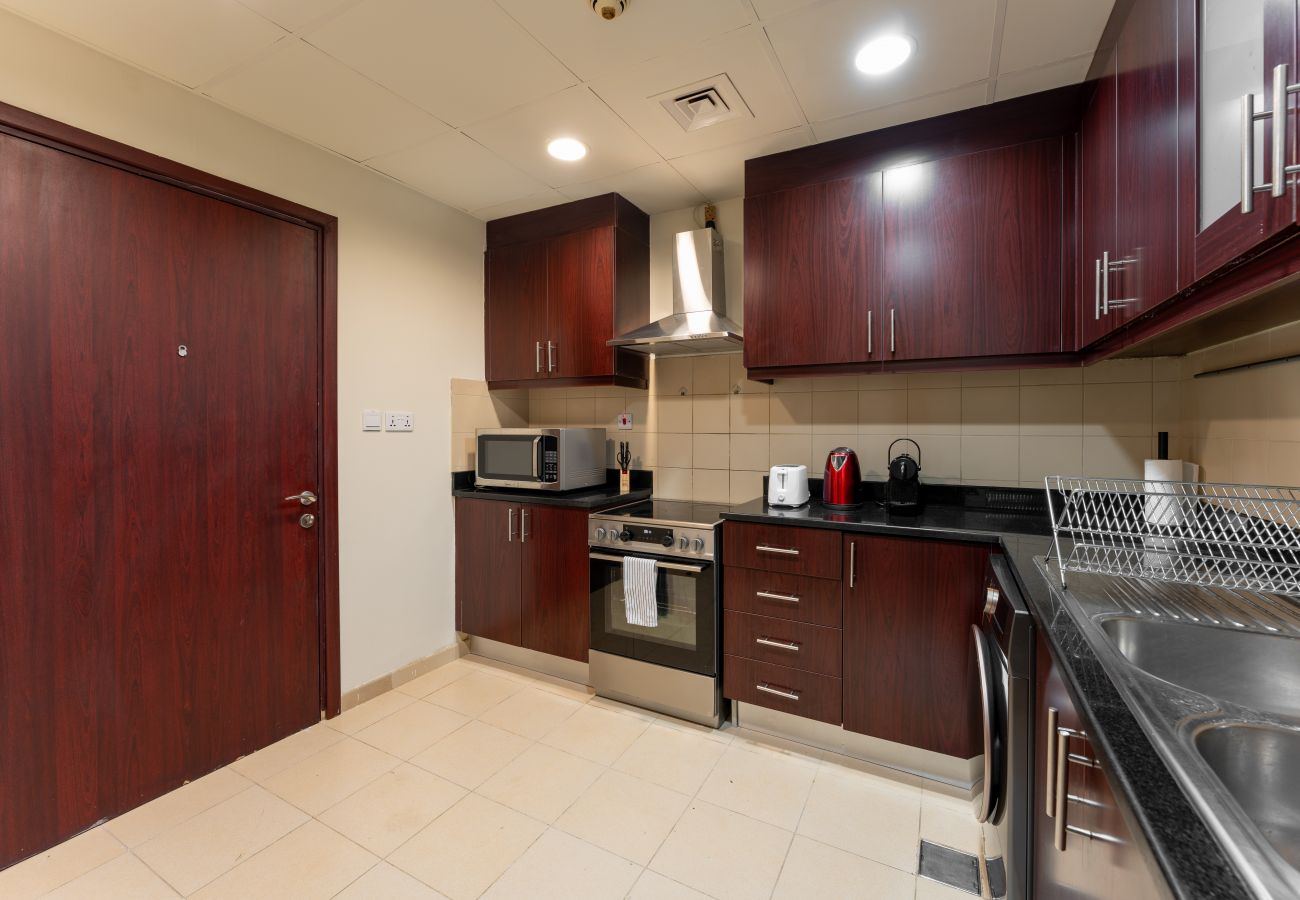 Ferienwohnung in Dubai - Spacious 2BR | Well-connected | Tranquil