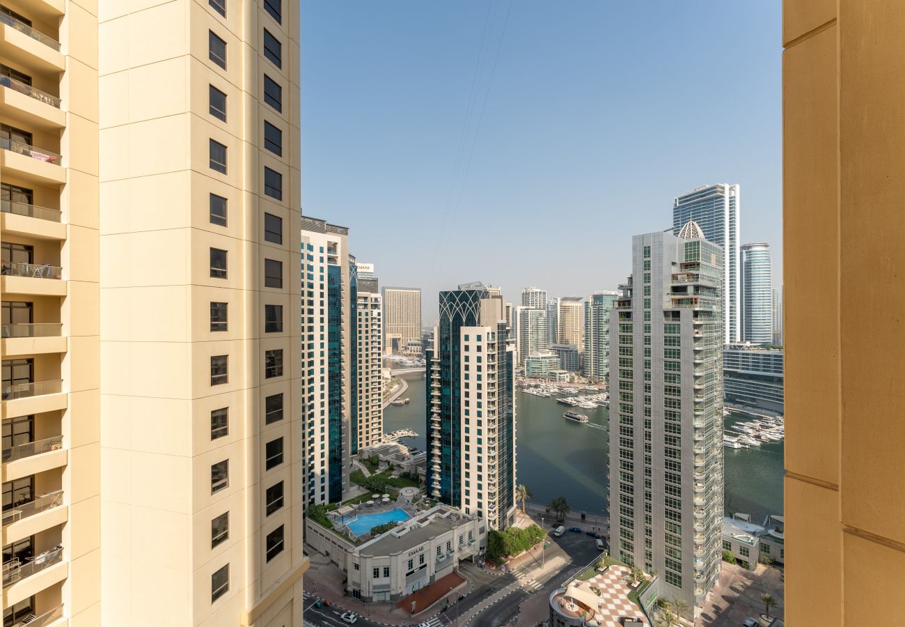 Ferienwohnung in Dubai - Spacious 2BR | Well-connected | Tranquil