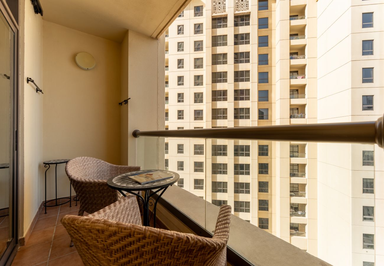 Ferienwohnung in Dubai - Spacious 2BR | Well-connected | Tranquil