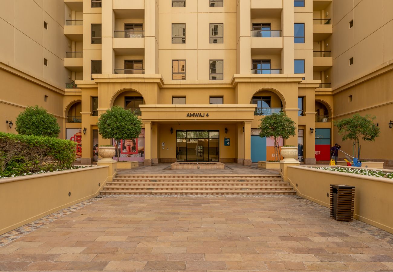 Ferienwohnung in Dubai - Spacious 2BR | Well-connected | Tranquil