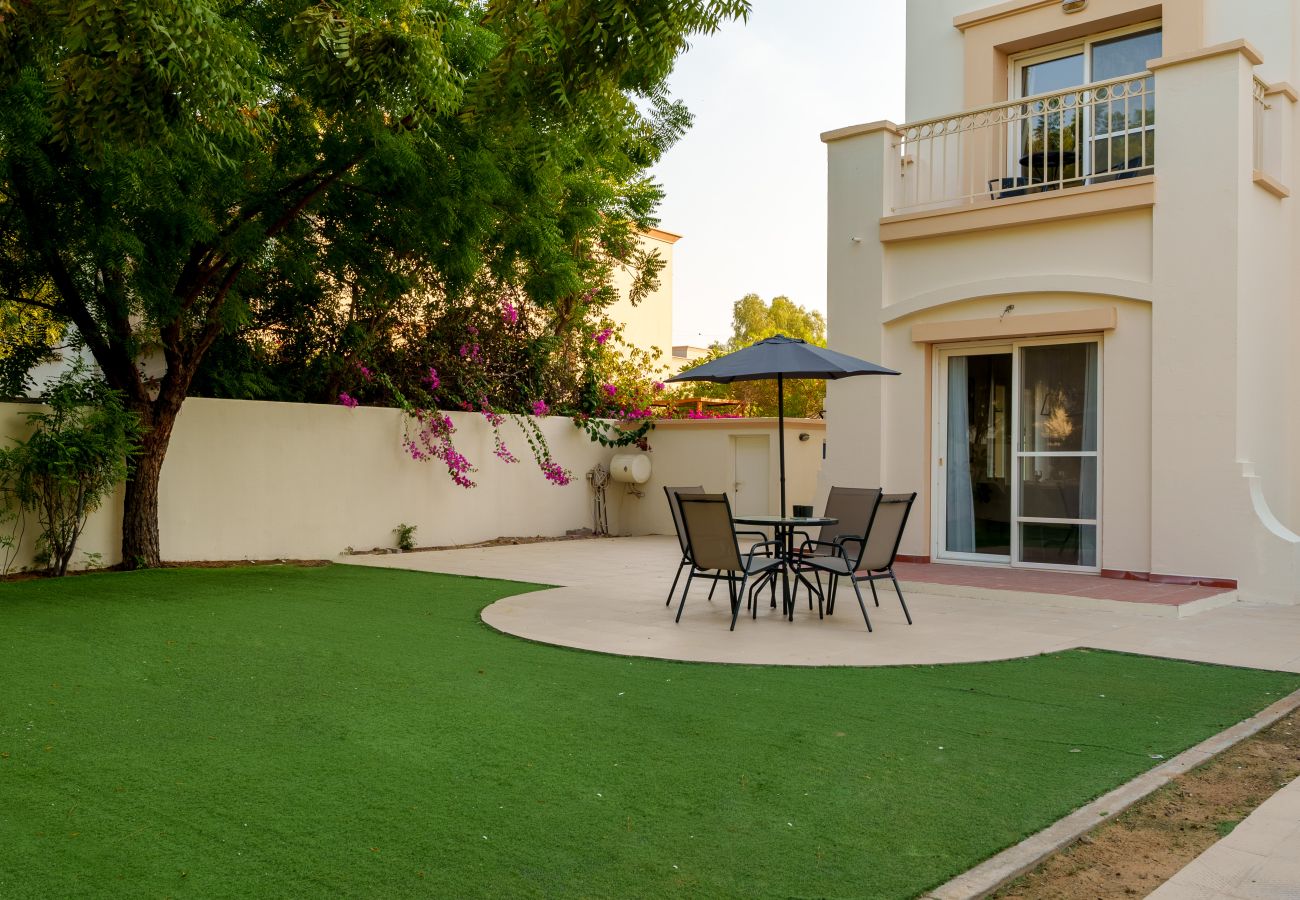 Villa in Dubai - Best for Families | Great Neighbourhood | 3BR