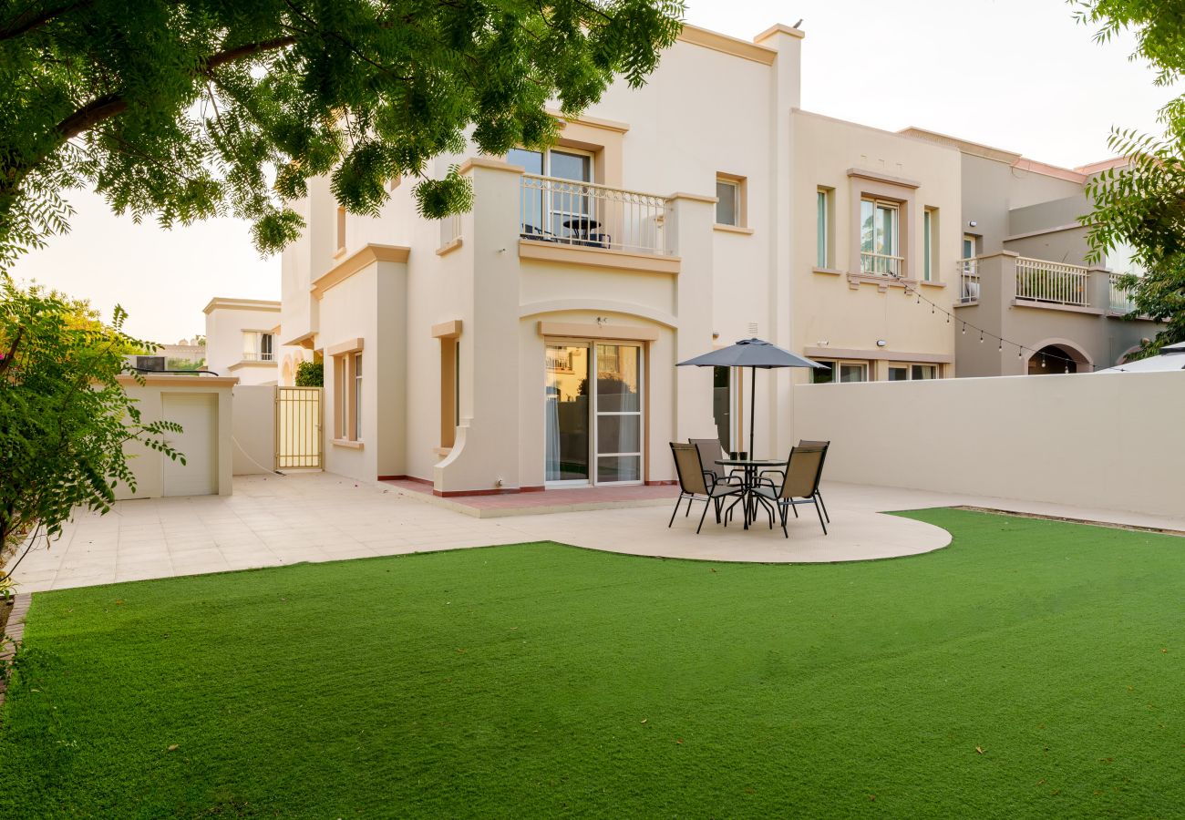 Villa in Dubai - Best for Families | Great Neighbourhood | 3BR