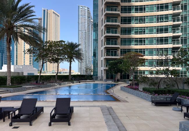 Ferienwohnung in Dubai - Zeitgenössisches 1BR | In der Nähe von Burj Khalifa | Zentral