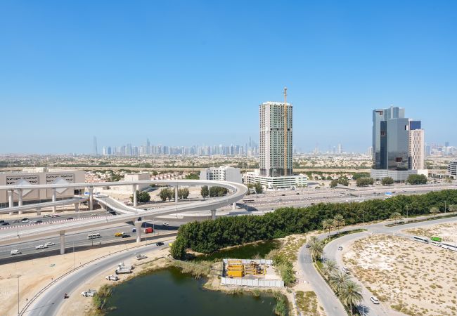 Ferienwohnung in Dubai - Nice Pool & City Views | Great Amenities | Chic