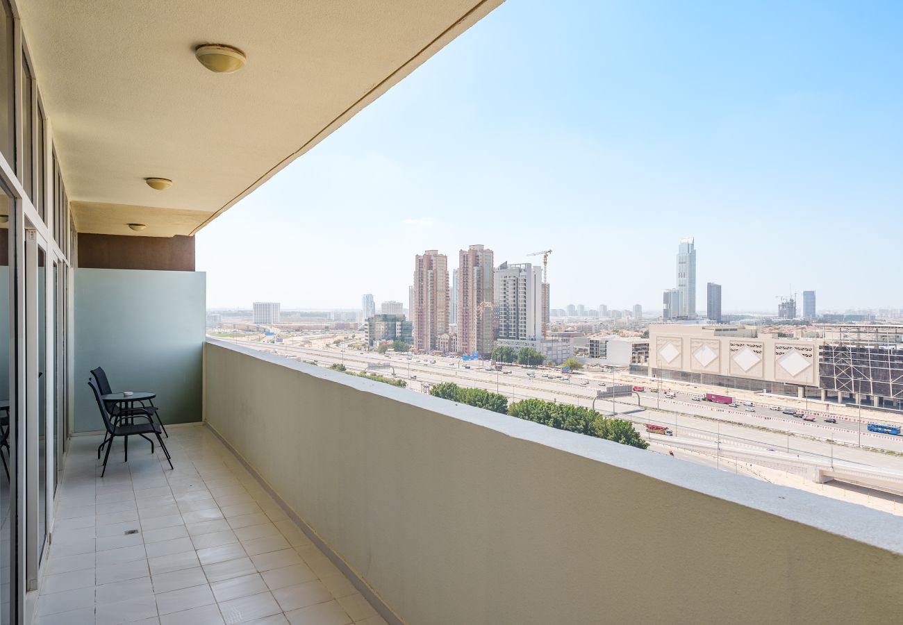 Ferienwohnung in Dubai - Nice Pool & City Views | Great Amenities | Chic