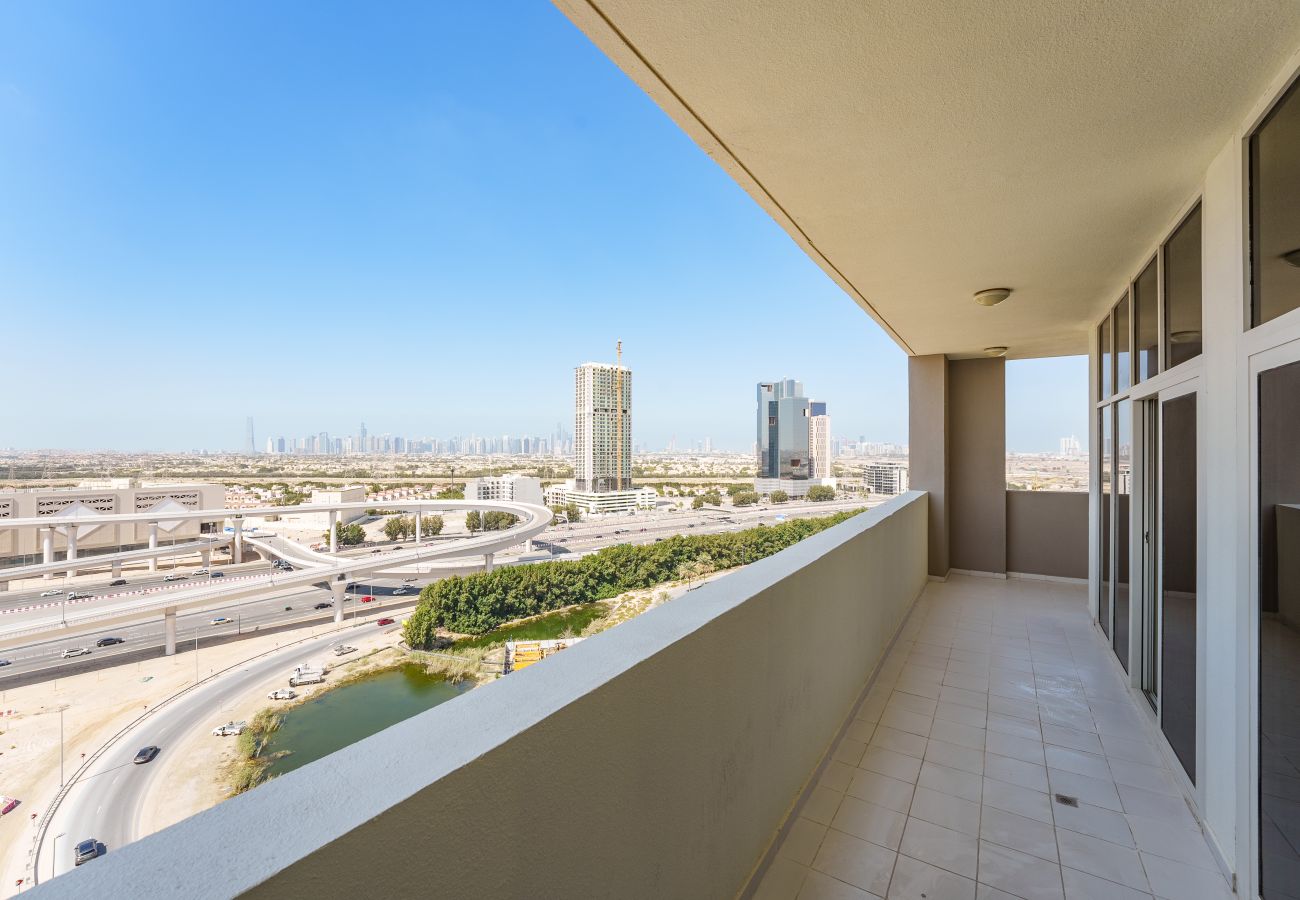 Ferienwohnung in Dubai - Nice Pool & City Views | Great Amenities | Chic