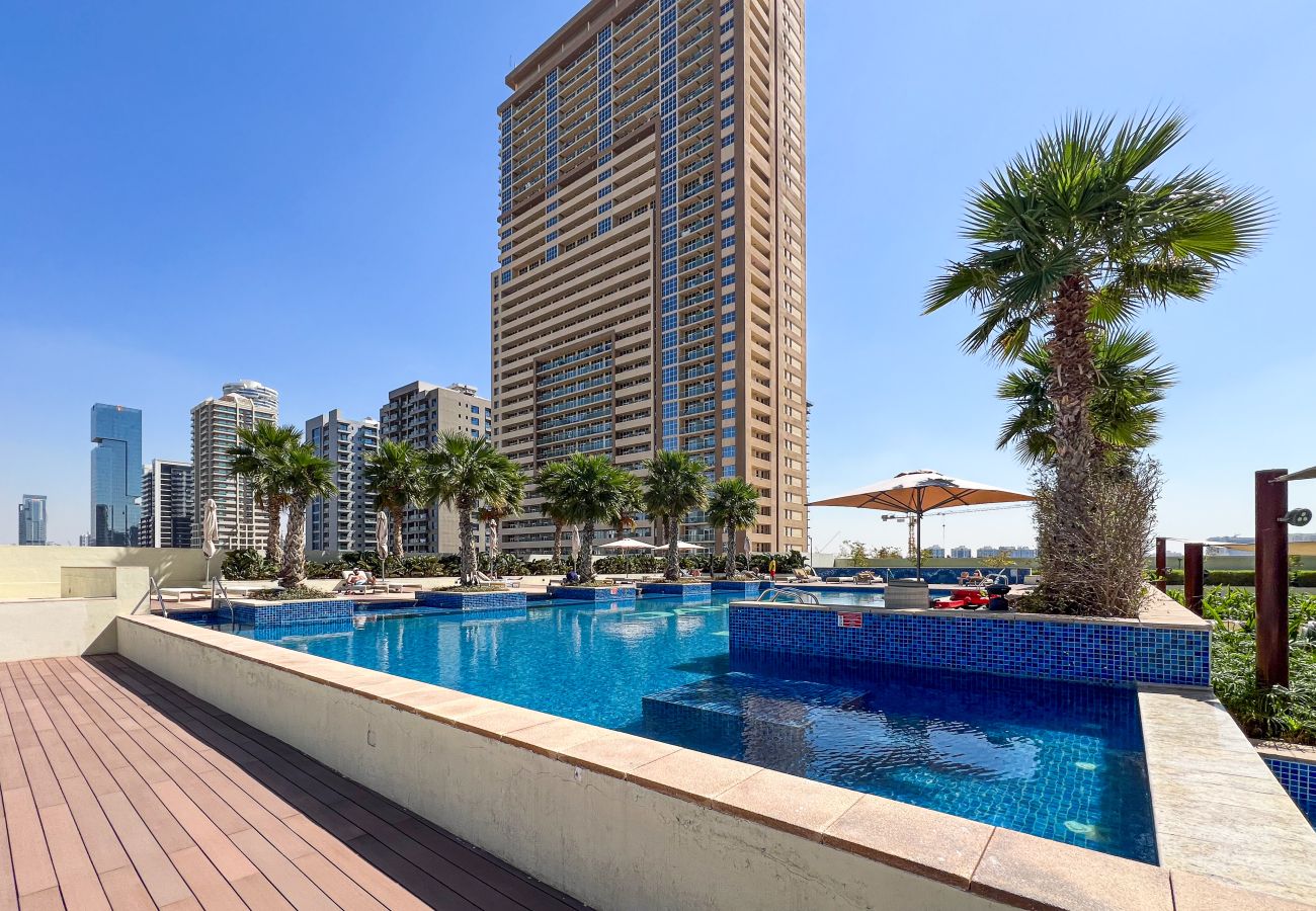 Ferienwohnung in Dubai - Nice Pool & City Views | Great Amenities | Chic