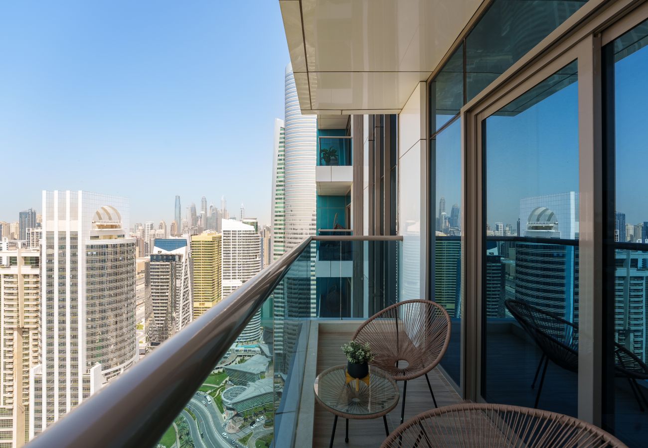 Ferienwohnung in Dubai - High Floor | Spectacular City Skyline & Lake View