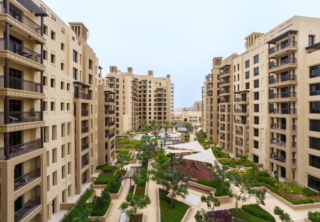 Ferienwohnung in Dubai - Verführerischer Blick auf den Innenhof | Zeitgenössisches 1 Schlafzimmer
