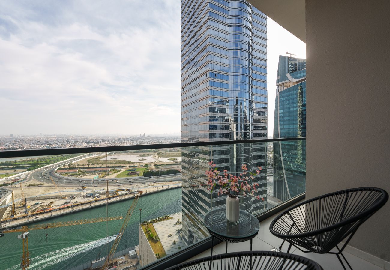 Ferienwohnung in Dubai - Premium 1BR | Dubai Canal & Skyline View