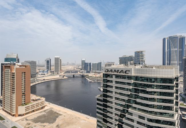 Ferienwohnung in Dubai - Charmanter Blick auf den Dubai-Kanal | Obergeschoss | Deluxe