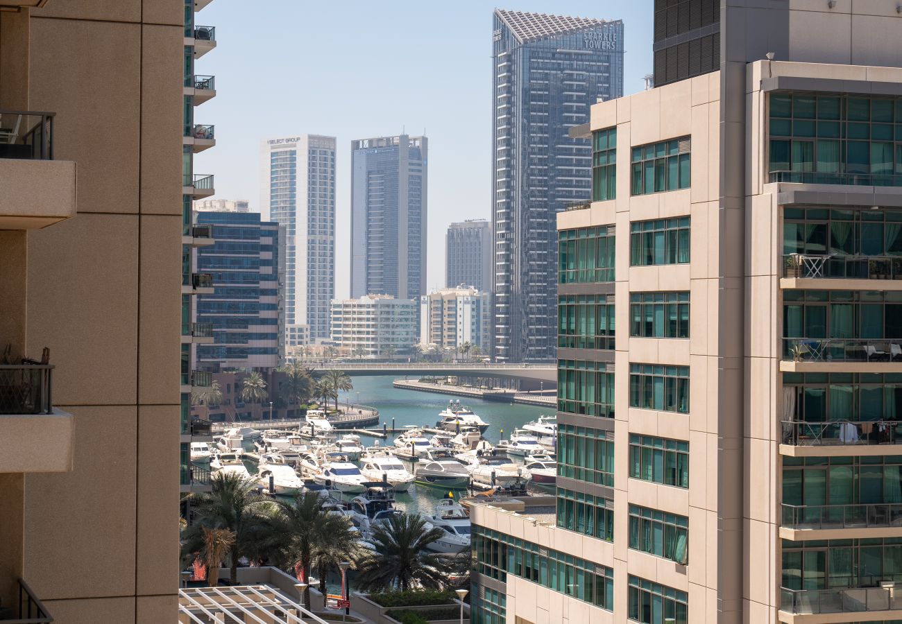 Ferienwohnung in Dubai - Schöne Aussicht auf den Jachthafen | Arbeitszimmer | 3 Schlafplätze