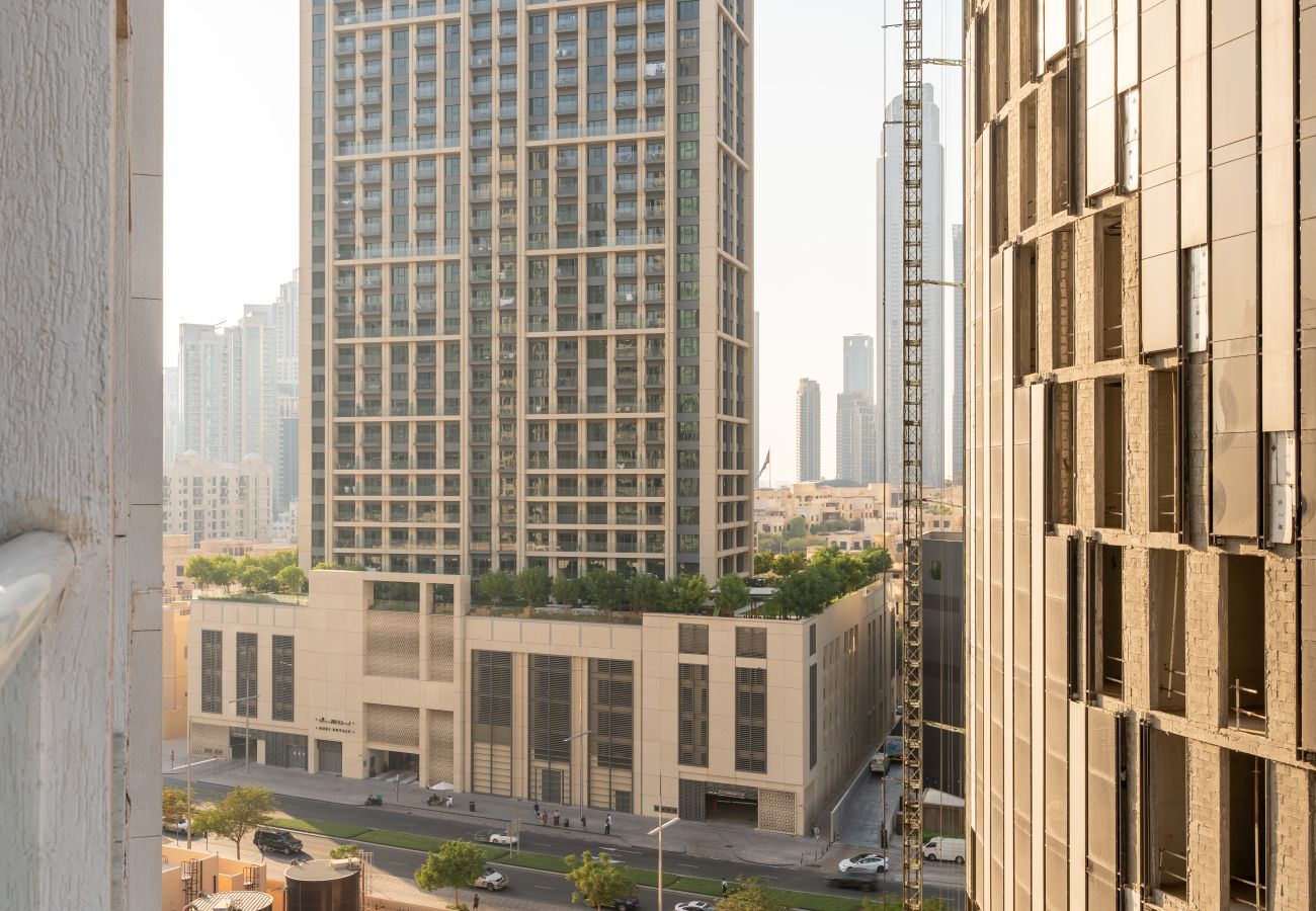 Studio in Dubai - Near to Dubai Mall | Contemporary | Well-connected