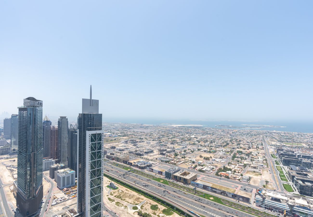 Ferienwohnung in Dubai - Sweeping Views of Sea and City Skyline | Prime