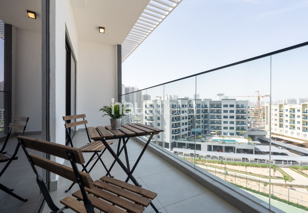 Ferienwohnung in Dubai - Charming Amenities View | Tranquil Neighbourhood