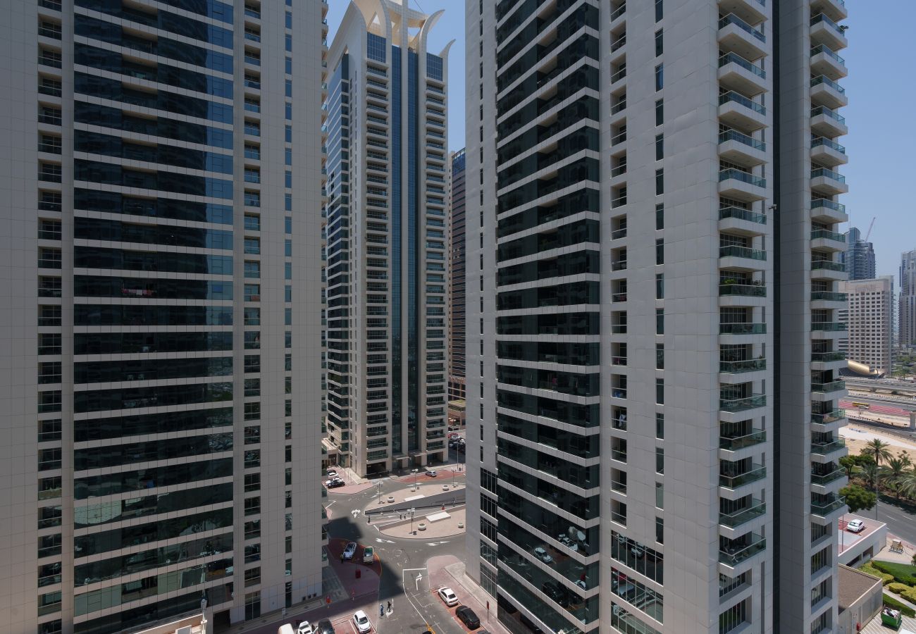 Ferienwohnung in Dubai - Stylish | Near Metro | Desirable Neighbourhood