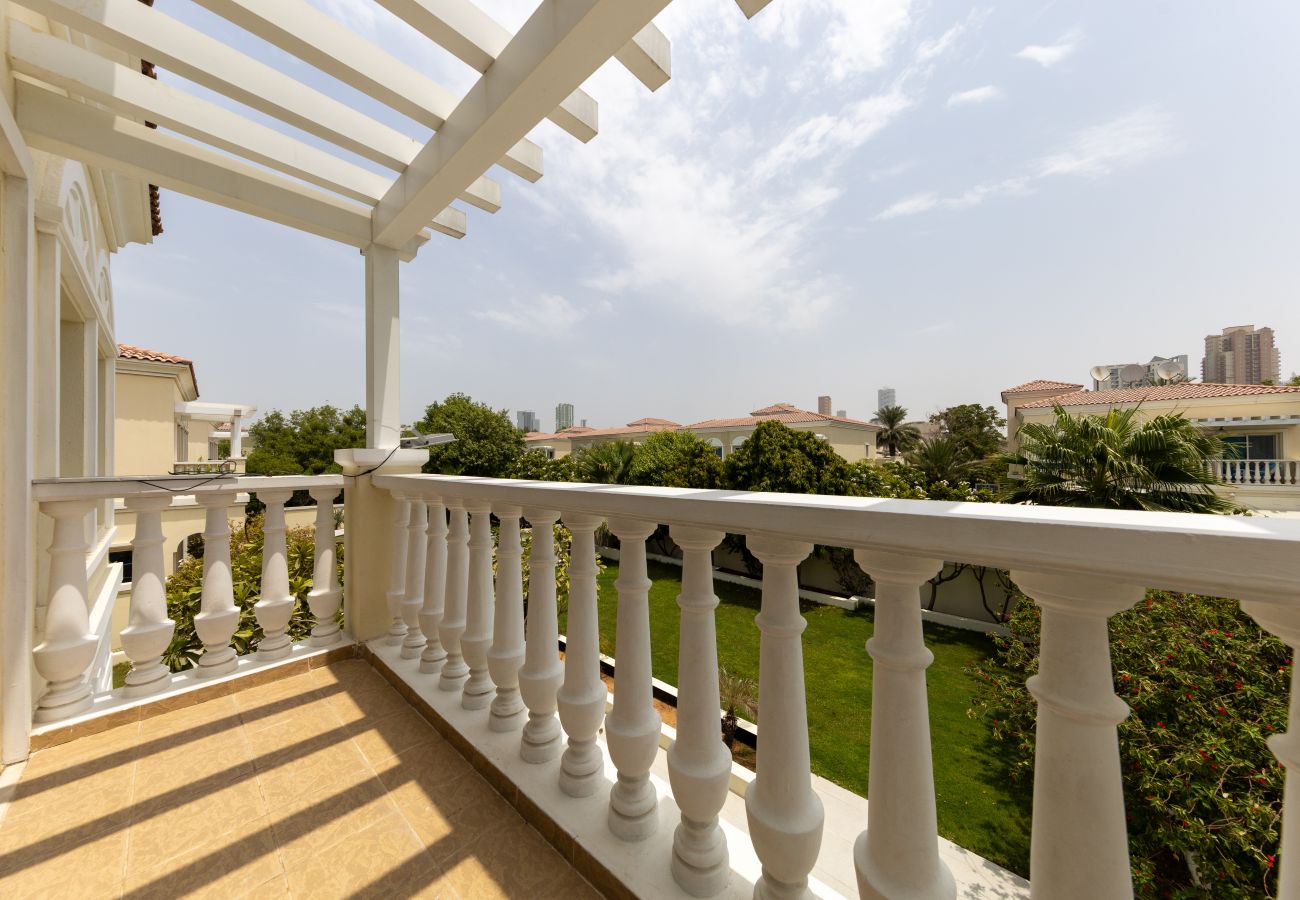 Villa in Dubai - Best for Family | Attic Room | Private Garden