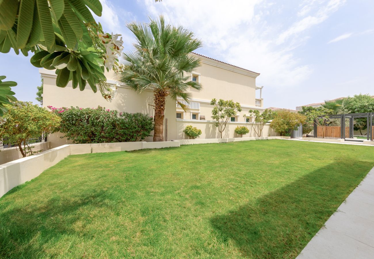 Villa in Dubai - Best for Family | Attic Room | Private Garden