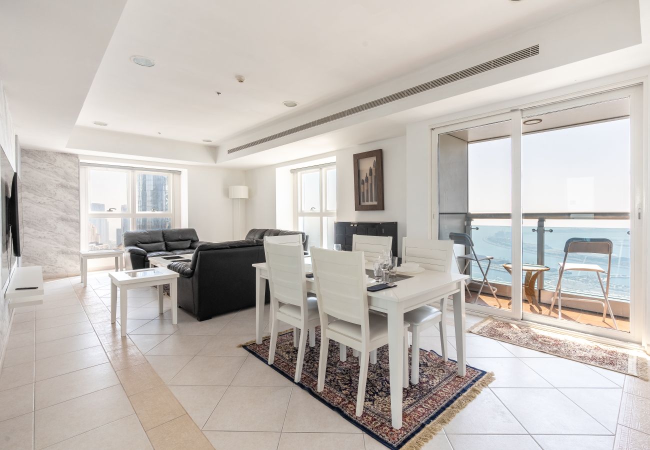 Ferienwohnung in Dubai - Panoramic Sea View | Maid’s Room | High-Floor