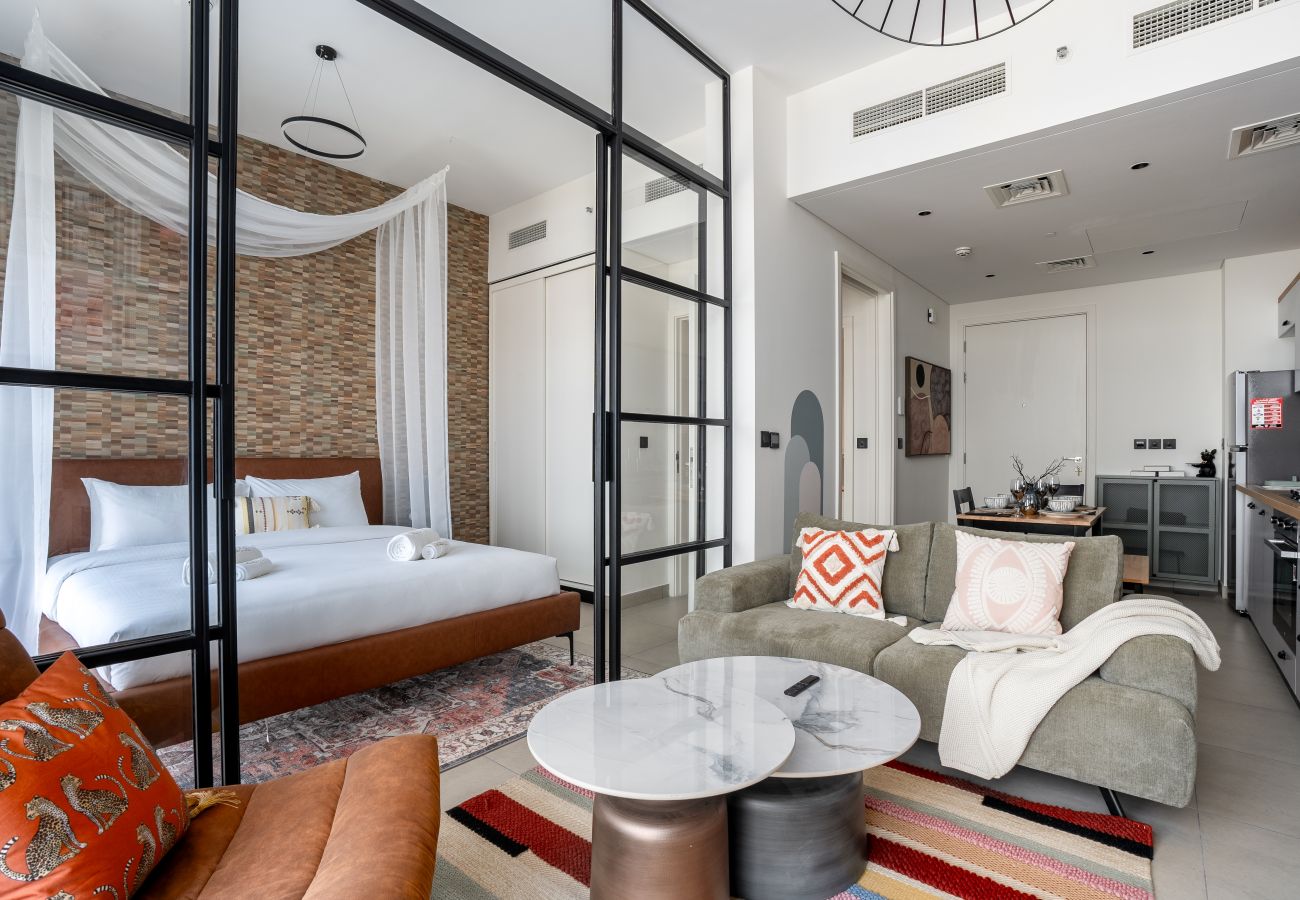 Ferienwohnung in Dubai - Chic & Vibrant Furnishings | Great Neighbourhood