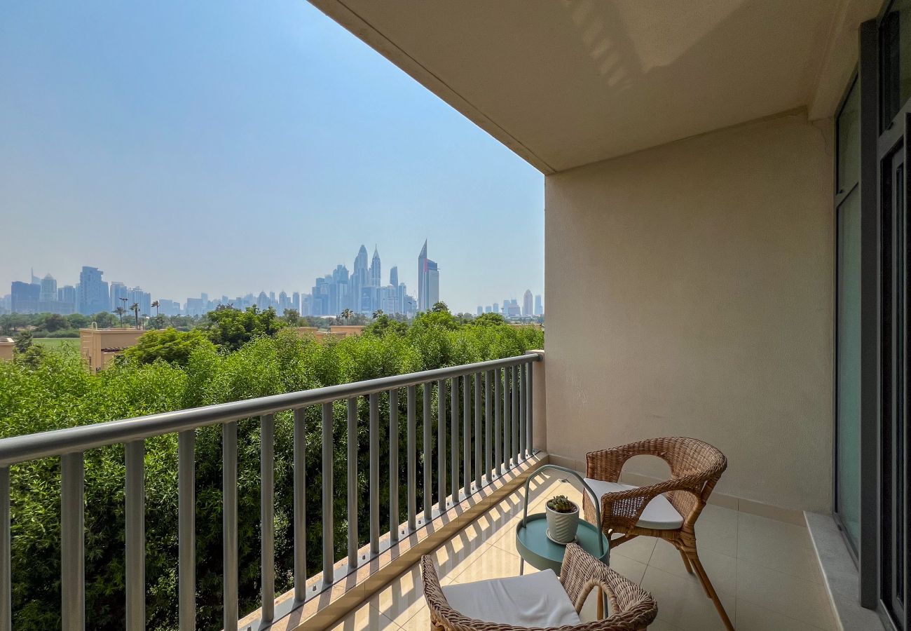 Ferienwohnung in Dubai - Charming Views | Tranquil | Near Golf Course 